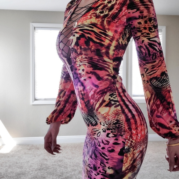 Dress - Picture 2 of 3